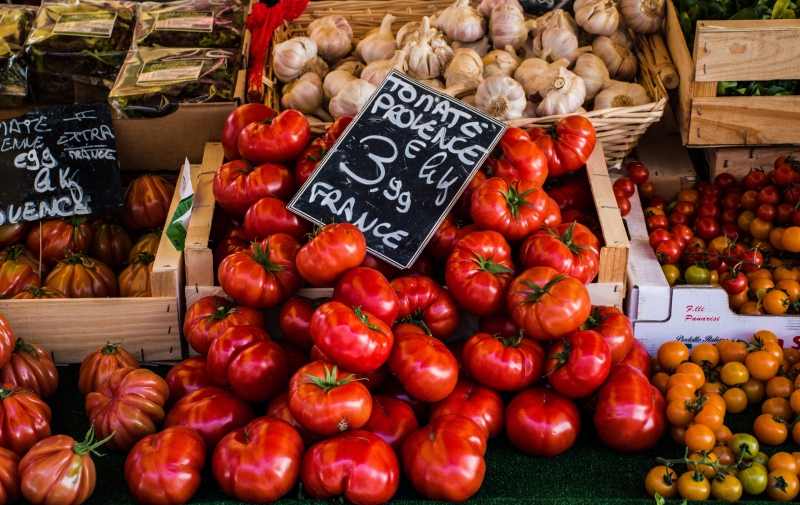 magasin-ESCRAGNOLLES-min_tomatoes-4050245